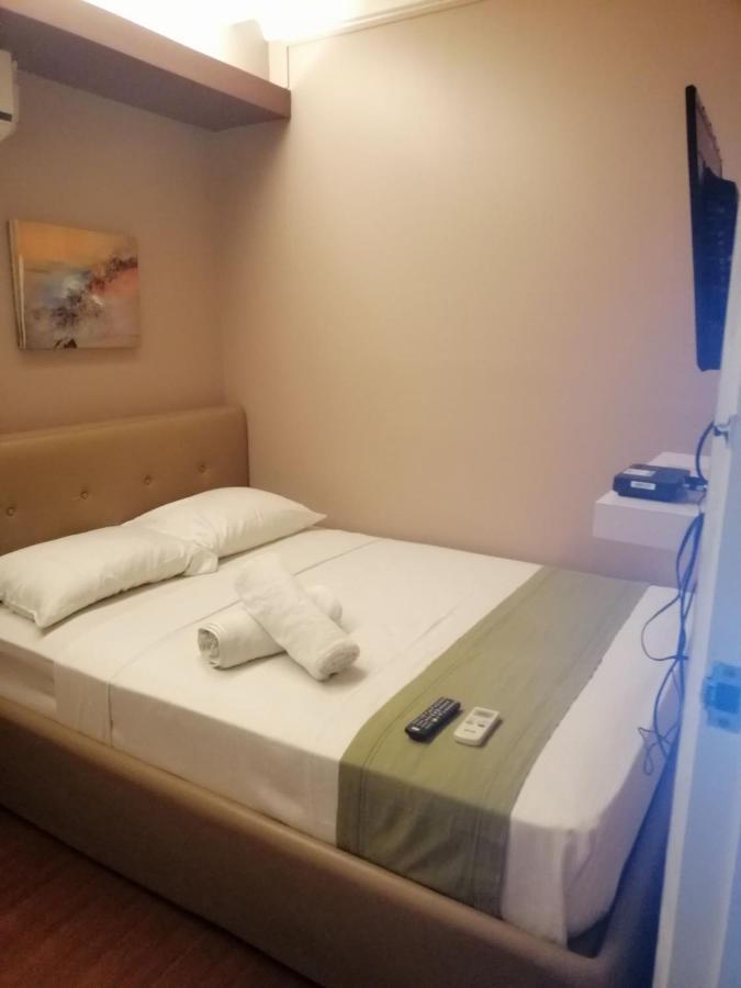 מנילה Annelena Inn מראה חיצוני תמונה